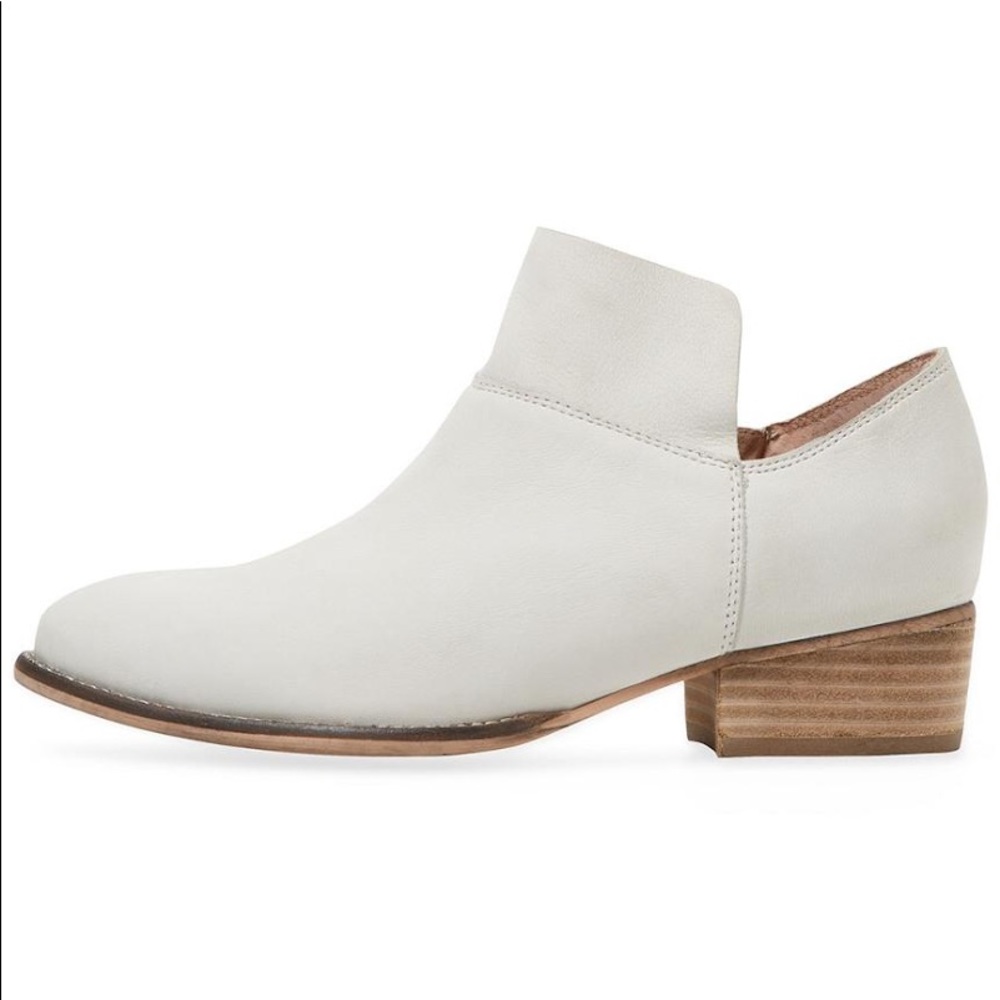 Seychelles off white Loop Ankle Bootie